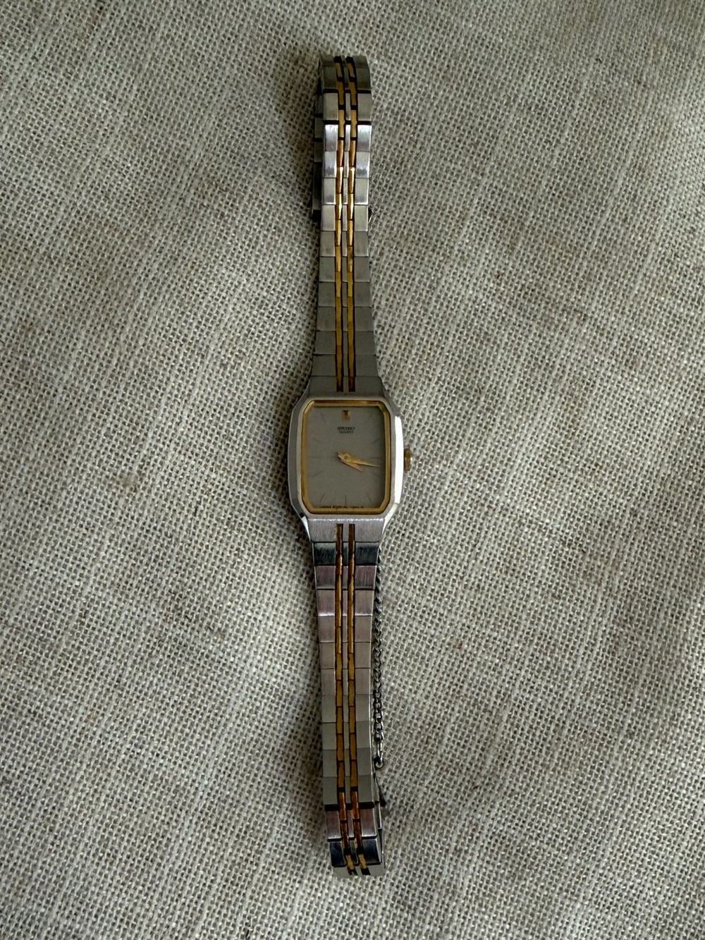 Seiko Quartz Vintage Women’s Two Tone Wristwatch